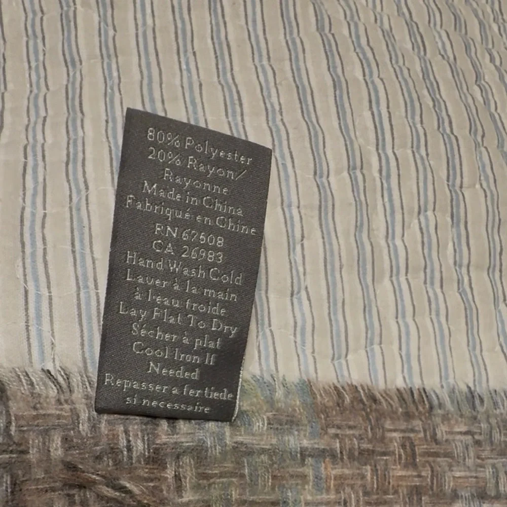 Vince Camuto OS/TU long, fringed woven scarf. 32w x 80l, gently used. - Picture 5 of 7